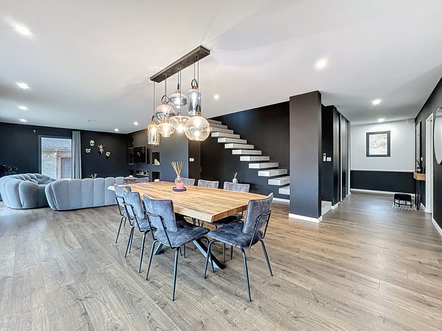 Maison 5 pièces - 177.28 m² - Cluses - Agence Faucigny Immobilier Saint Pierre en Faucigny - Alexandre Barril